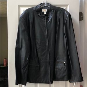 Women’s leather coat NWT